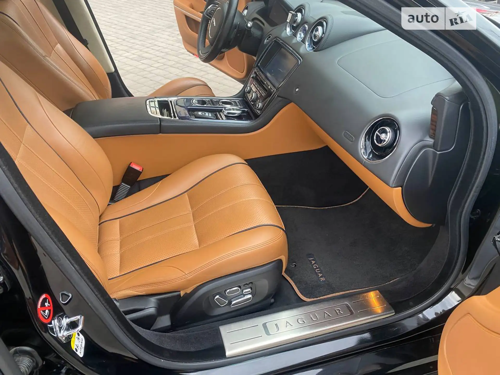 2011 Jaguar XJ - мініатюра 32