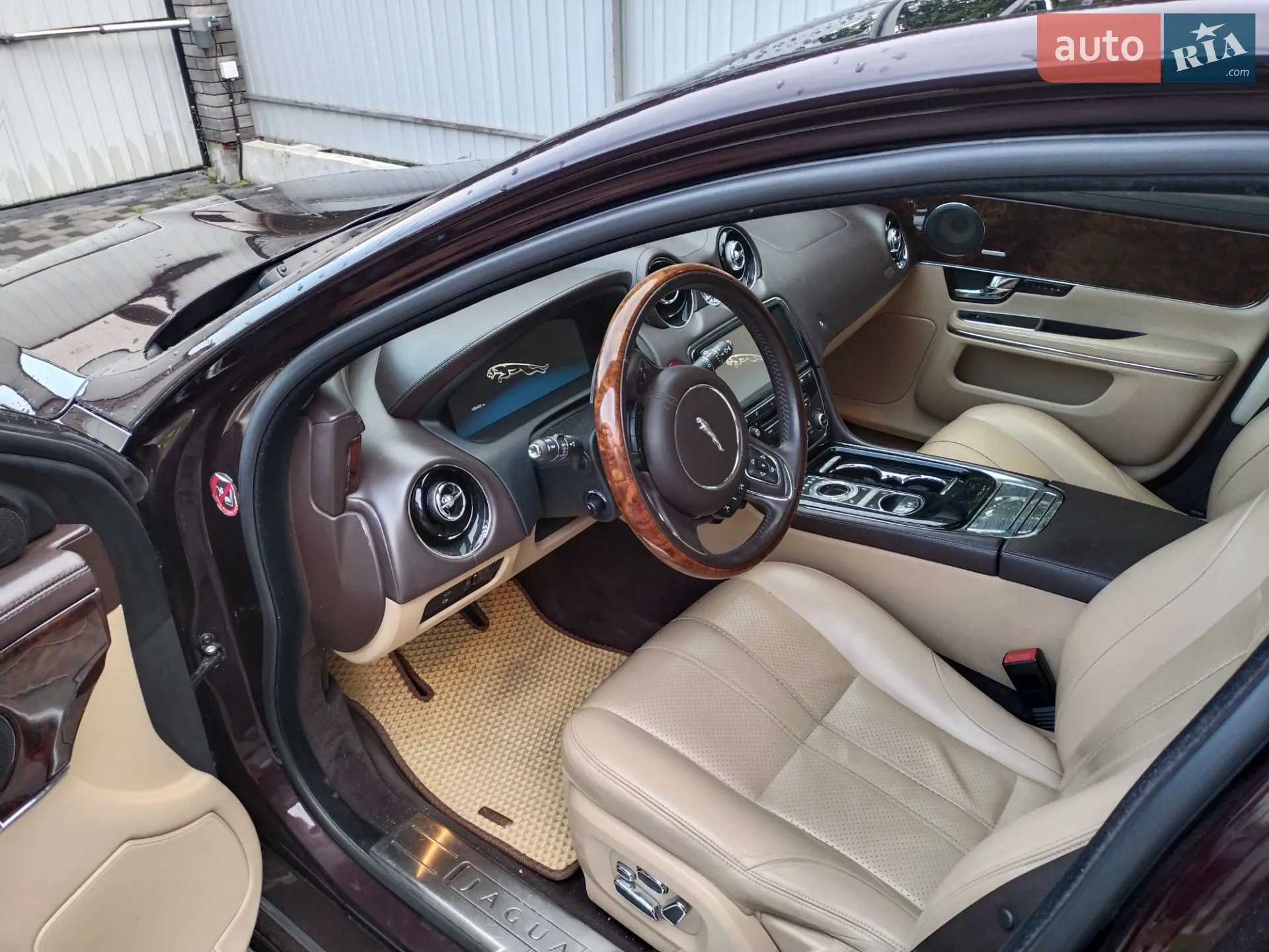 2011 Jaguar XJ - мініатюра 20