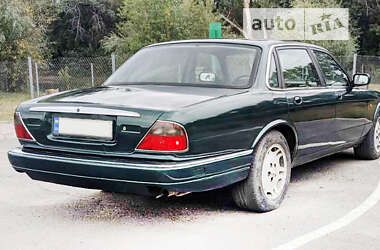 Седан Jaguar XJ 1994 в Вышгороде