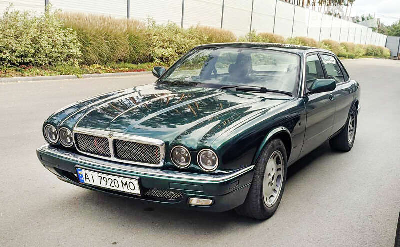 Седан Jaguar XJ 1994 в Вишгороді
