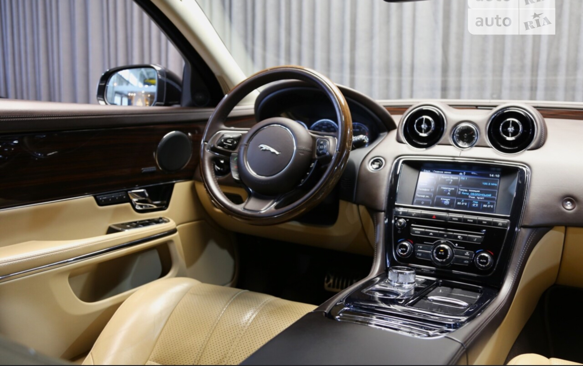 2013 Jaguar XJ - мініатюра 12
