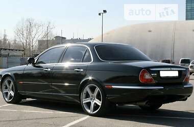 Седан Jaguar XJ 2003 в Киеве