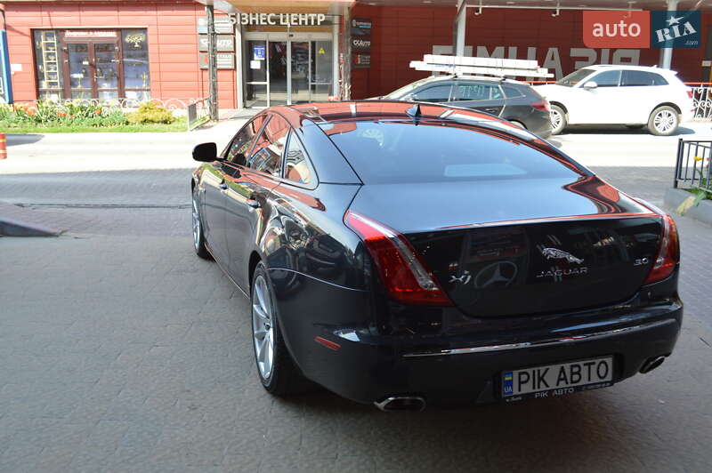 Седан Jaguar XJ 2014 в Львове