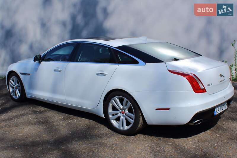 Седан Jaguar XJ 2017 в Киеве
