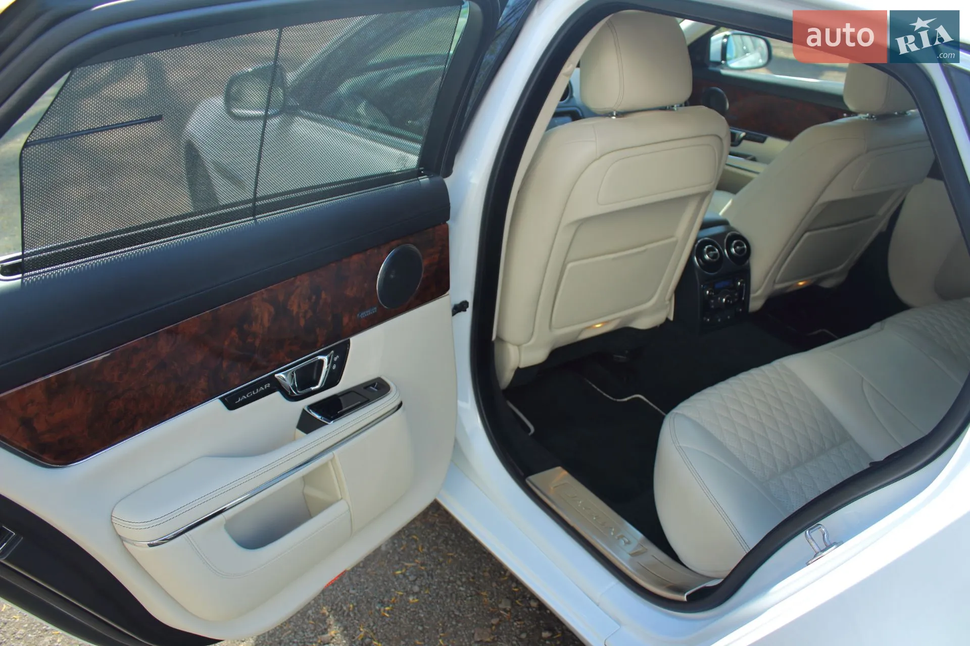 2017 Jaguar XJ - мініатюра 14