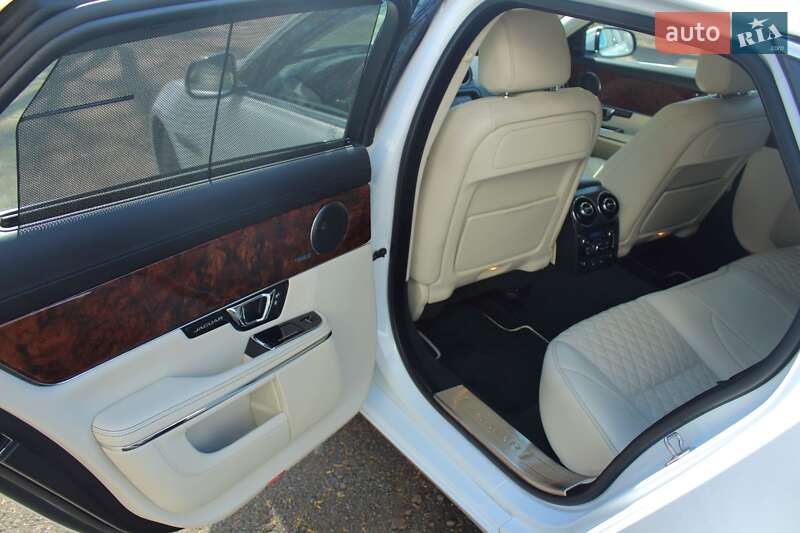 Седан Jaguar XJ 2017 в Киеве