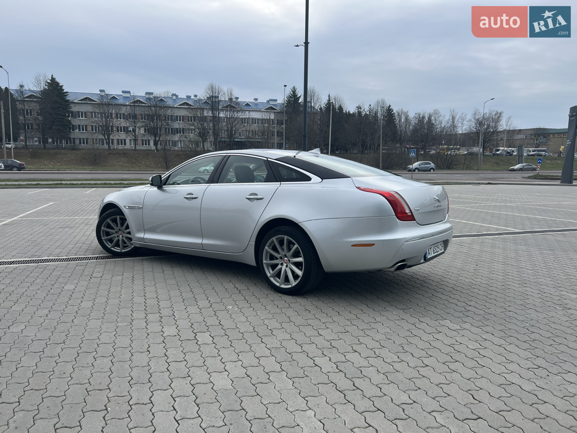 2015 Jaguar XJ - мініатюра 4