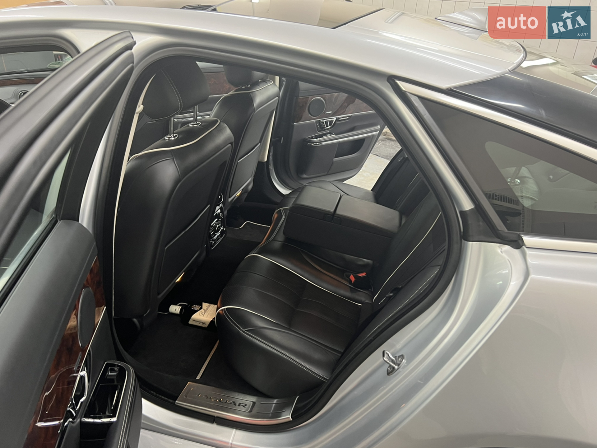 2015 Jaguar XJ - мініатюра 14