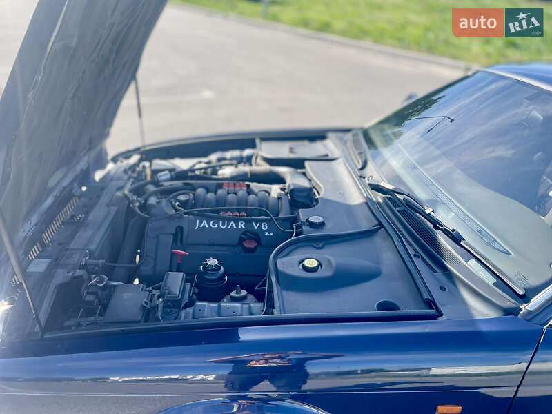 Седан Jaguar XJ 1999 в Кам'янському
