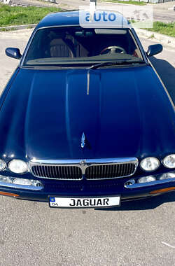 Седан Jaguar XJ 1999 в Кам'янському