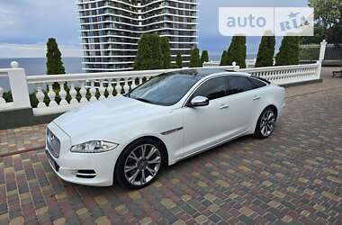 Седан Jaguar XJ 2011 в Одесі