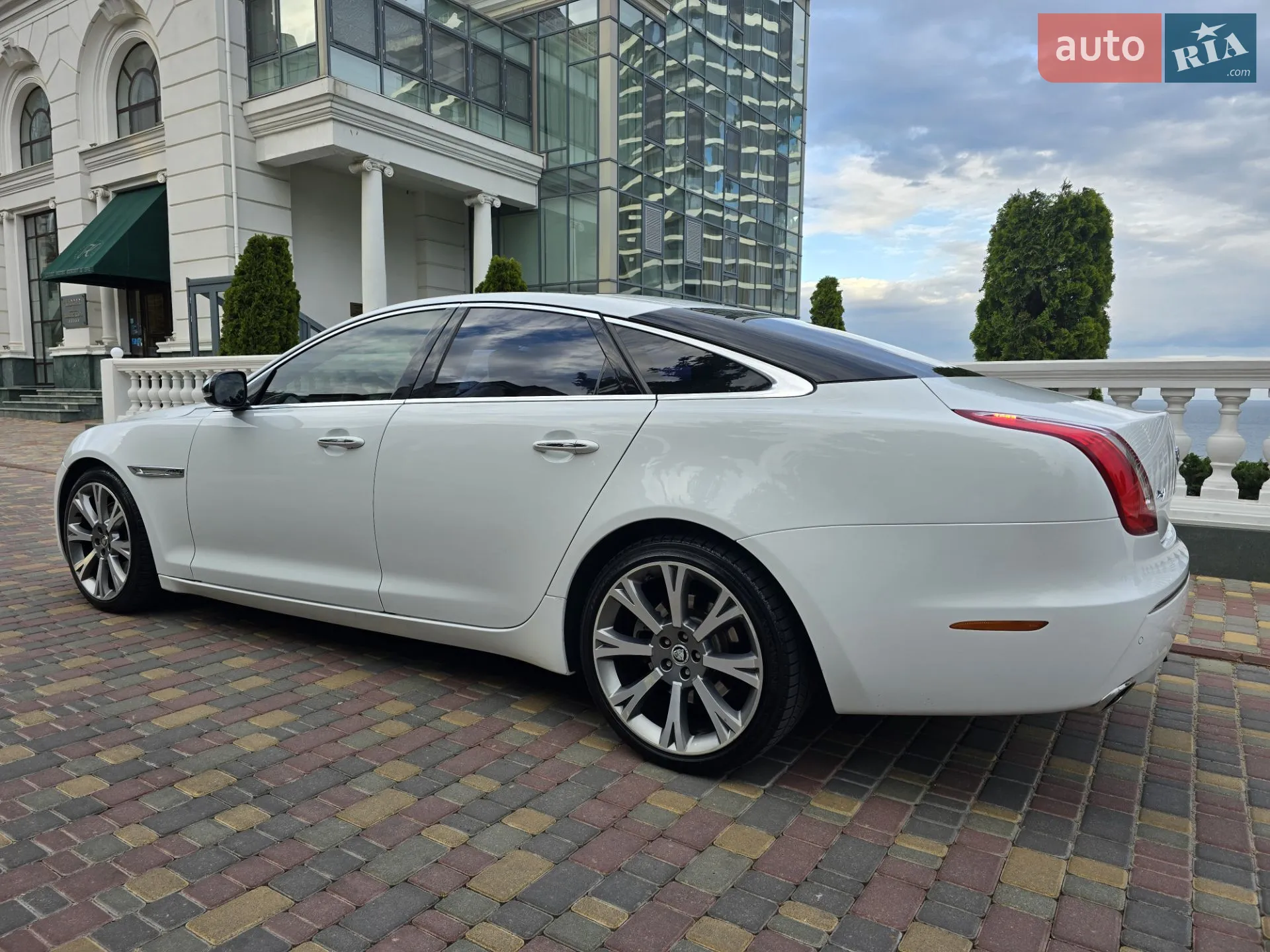 2011 Jaguar XJ - мініатюра 7