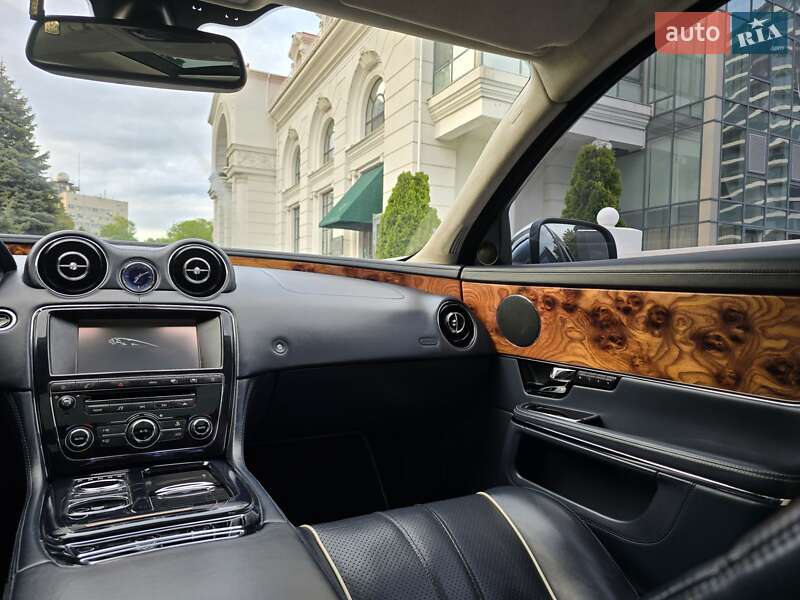 Седан Jaguar XJ 2011 в Одессе
