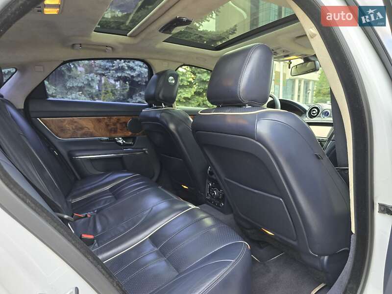 Седан Jaguar XJ 2011 в Одессе