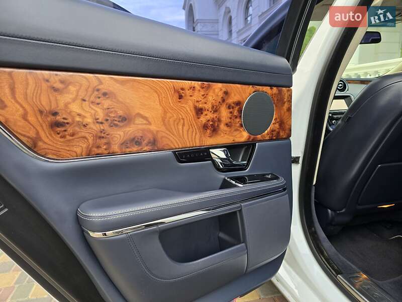 Седан Jaguar XJ 2011 в Одессе