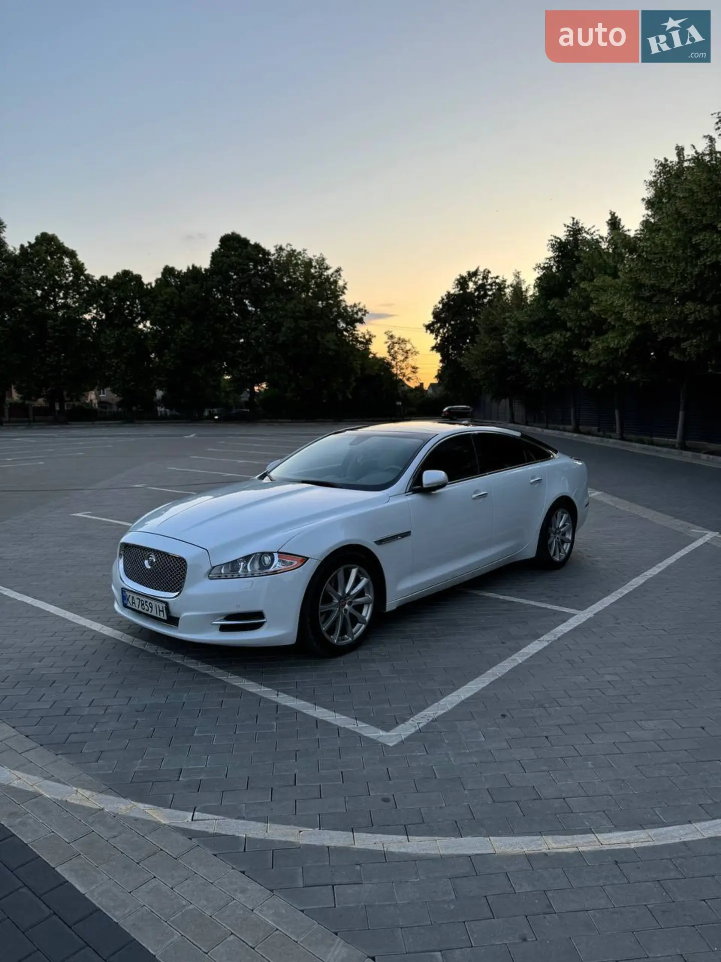 2013 Jaguar XJ - мініатюра 8