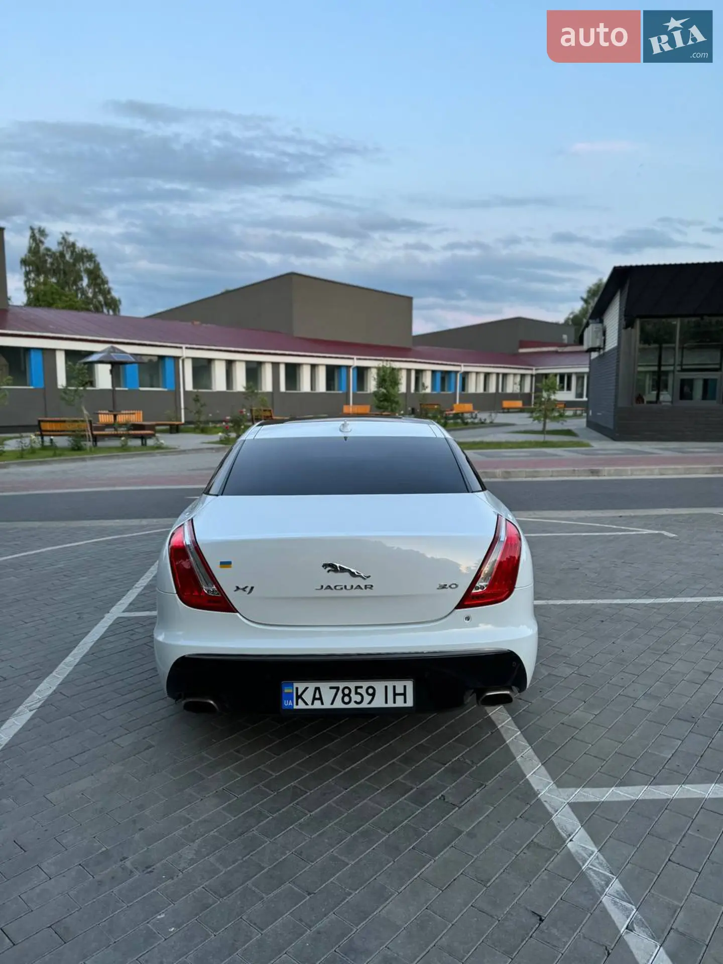 2013 Jaguar XJ - мініатюра 27