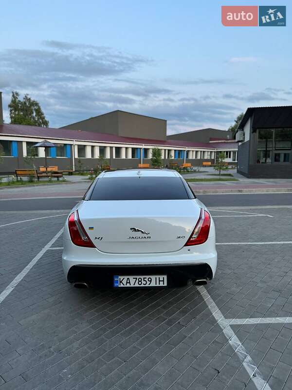Седан Jaguar XJ 2013 в Луцьку