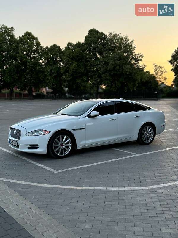 Седан Jaguar XJ 2013 в Луцьку