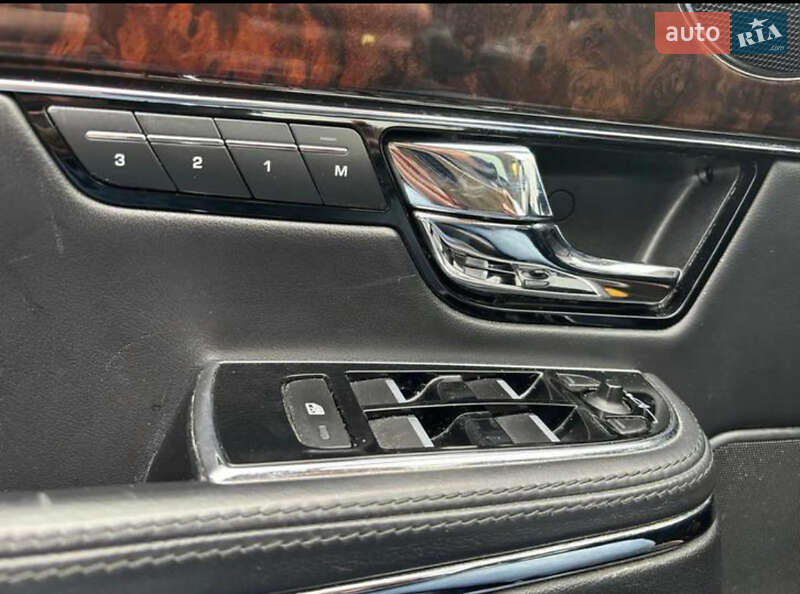 Седан Jaguar XJ 2011 в Луцке