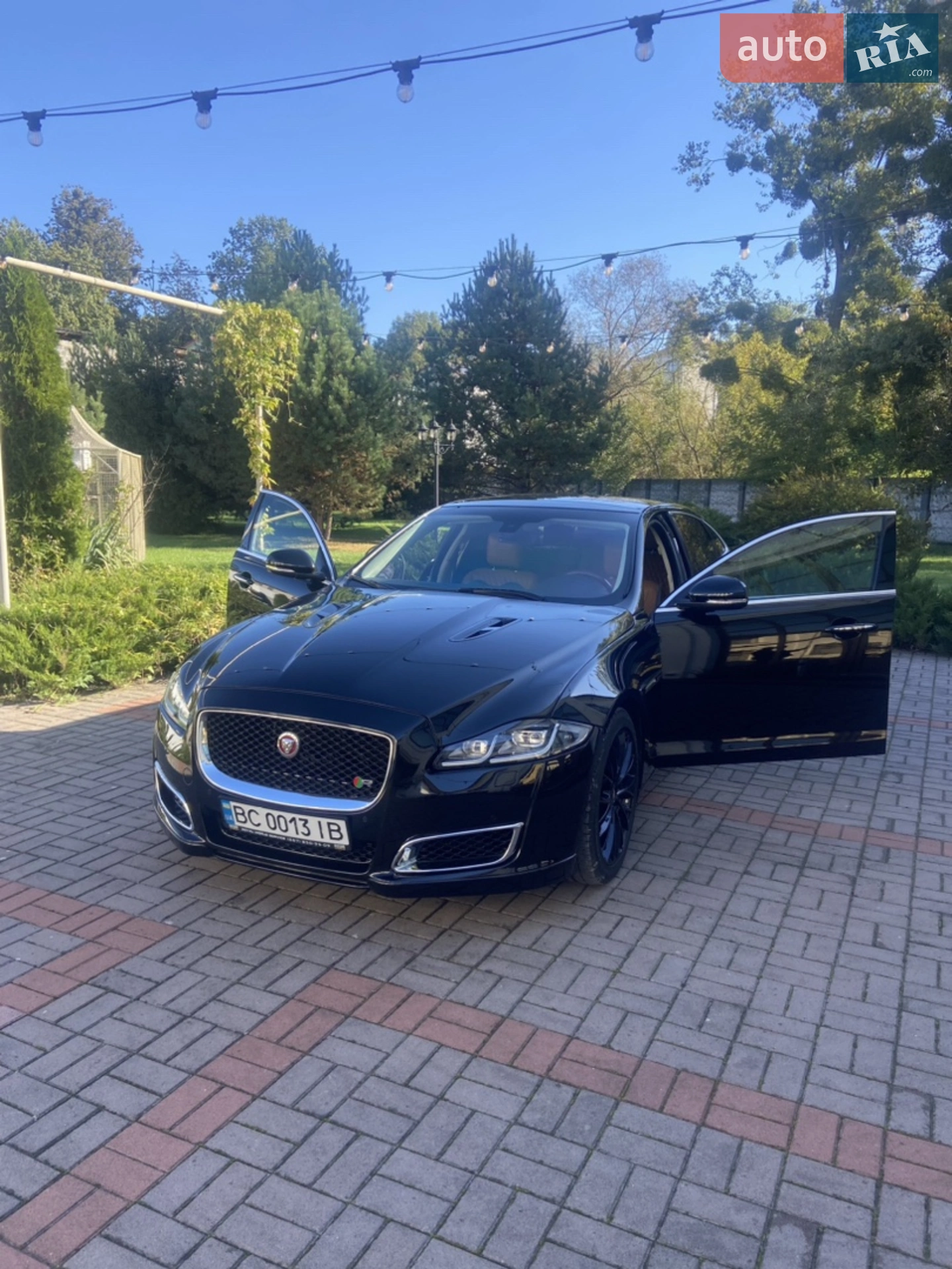 2016 Jaguar XJ - мініатюра 2