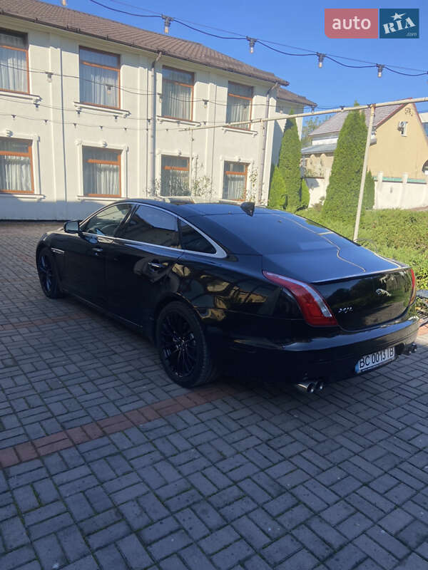 Седан Jaguar XJ 2016 в Львові