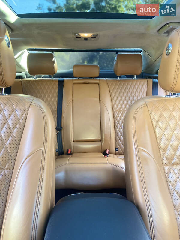 Седан Jaguar XJ 2016 в Львові