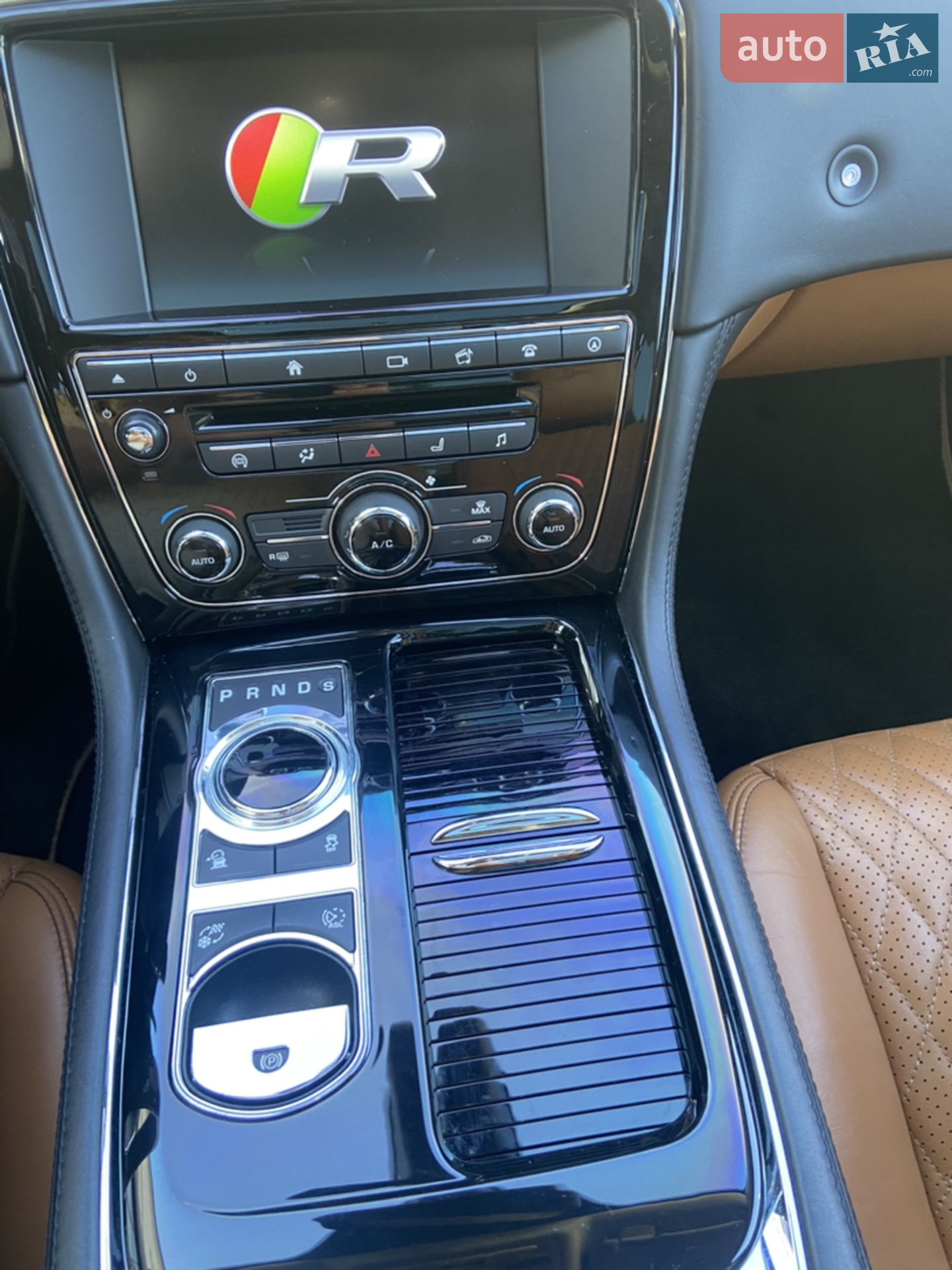 2016 Jaguar XJ - мініатюра 33
