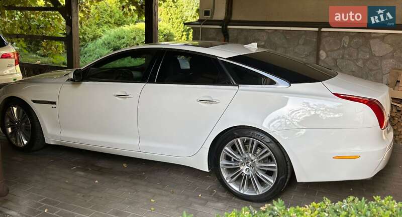Седан Jaguar XJ 2013 в Киеве