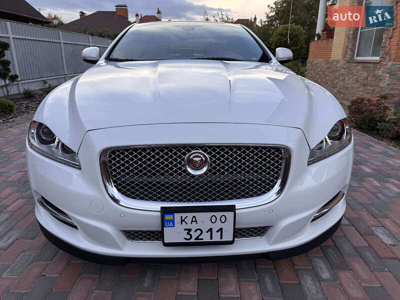 Седан Jaguar XJ 2015 в Киеве