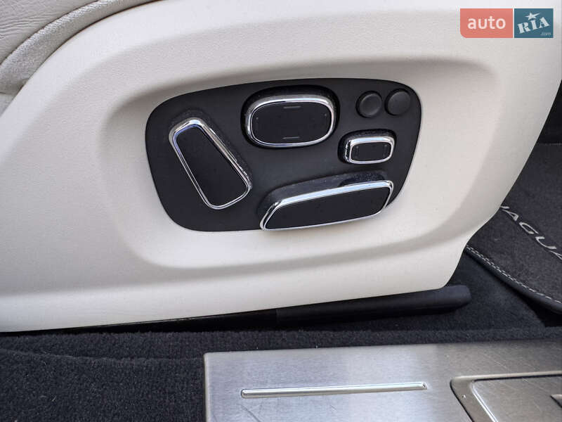 Седан Jaguar XJ 2015 в Киеве