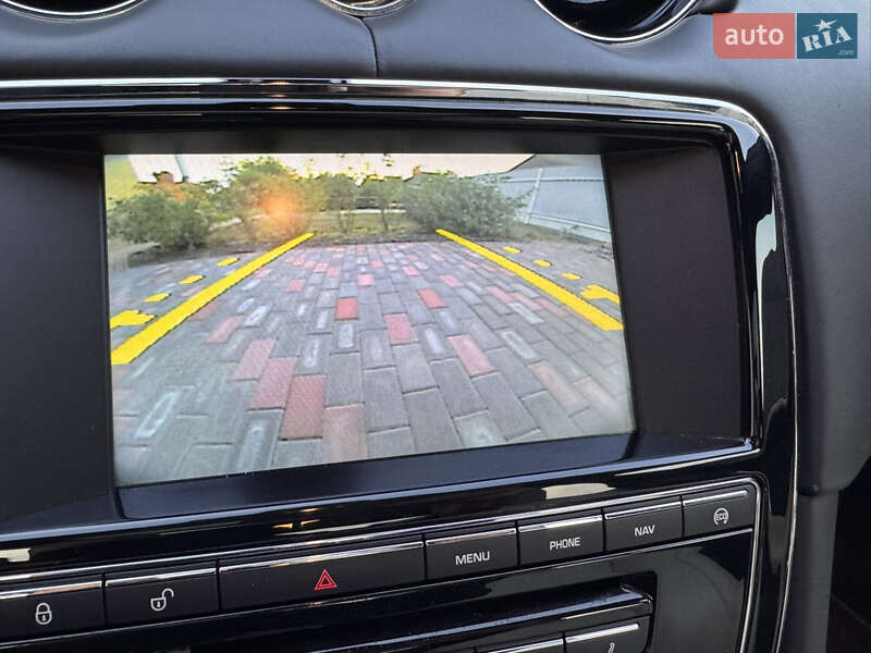 Седан Jaguar XJ 2015 в Киеве