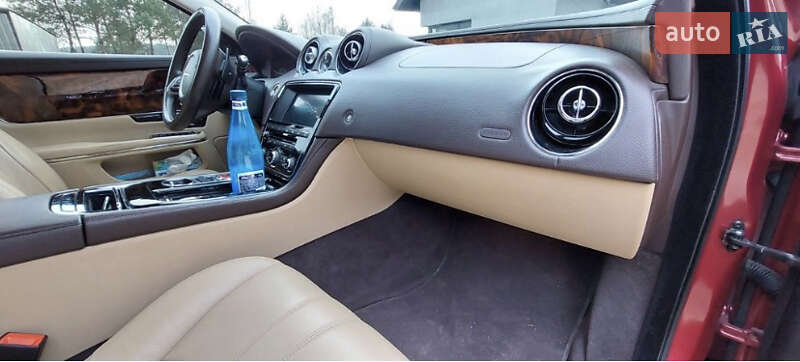 Седан Jaguar XJ 2010 в Житомире