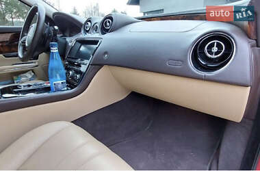 Седан Jaguar XJ 2010 в 