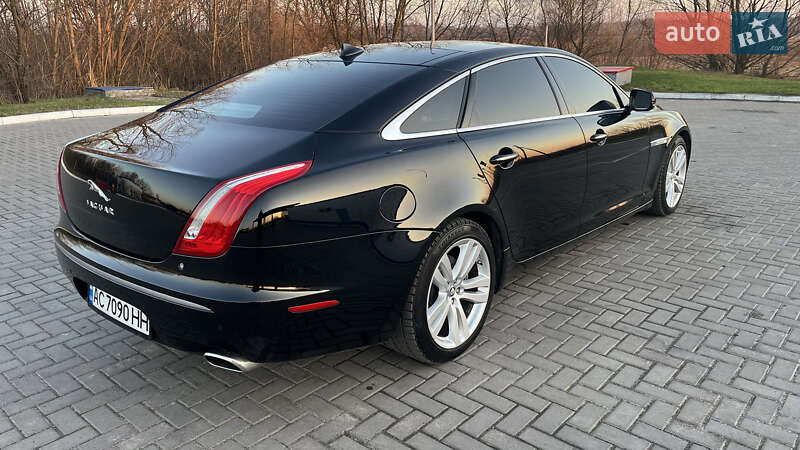 Седан Jaguar XJ 2013 в Луцьку