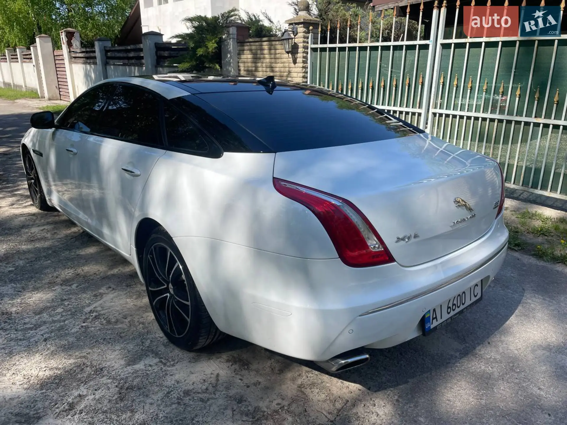 2015 Jaguar XJ - мініатюра 3