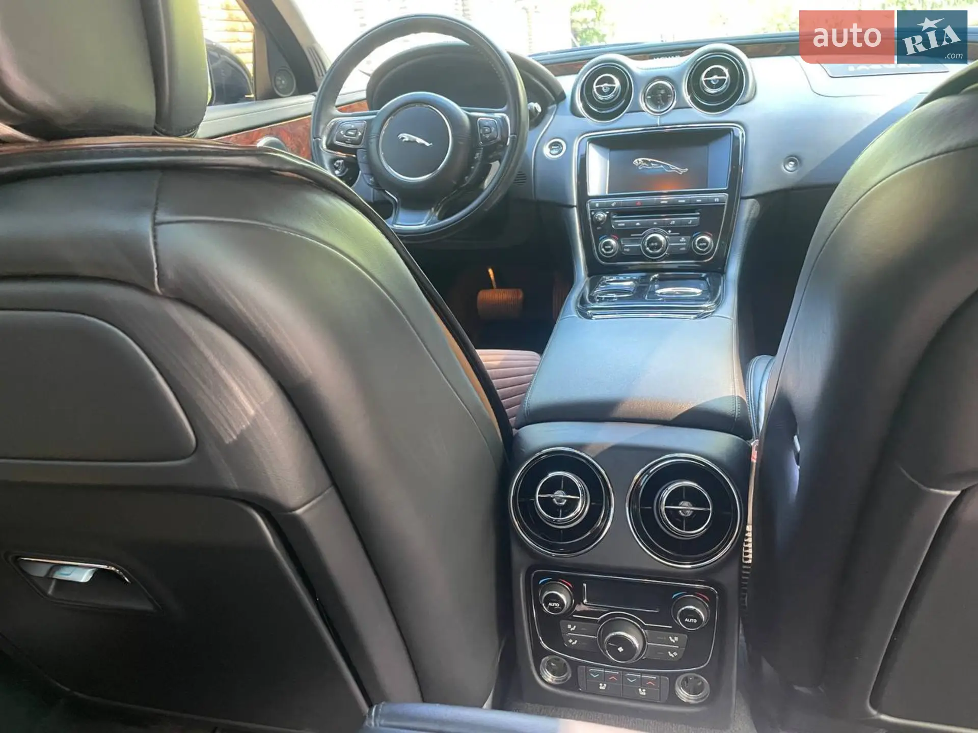 2015 Jaguar XJ - мініатюра 31