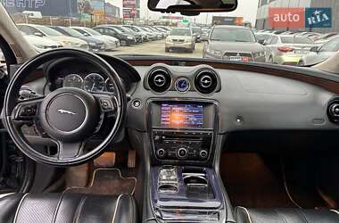 Седан Jaguar XJ 2012 в Львове