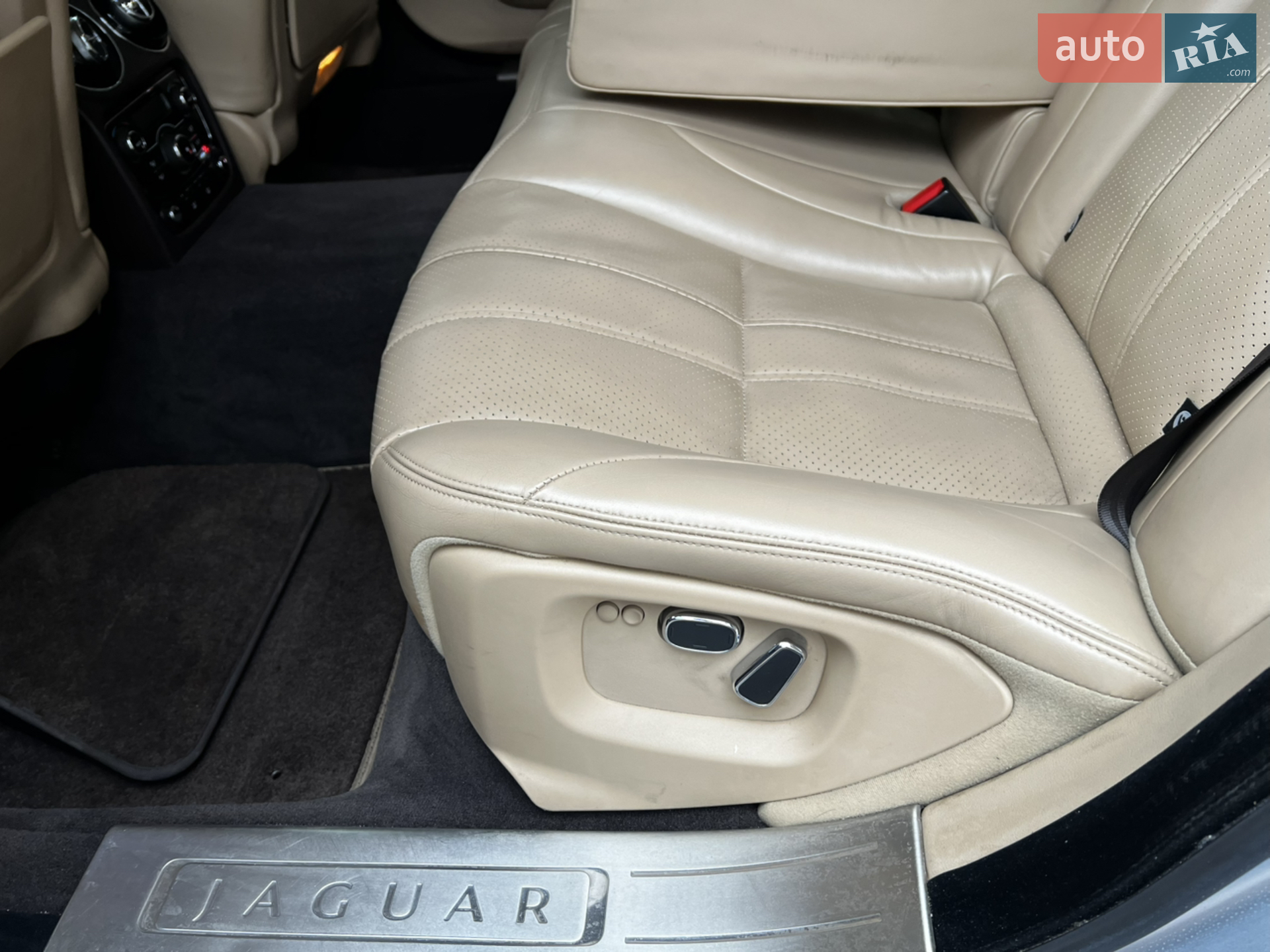 2012 Jaguar XJ - мініатюра 20