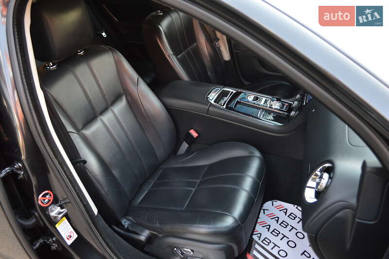 Седан Jaguar XJ 2014 в Львове