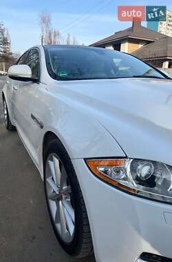 Седан Jaguar XJ 2012 в Харкові