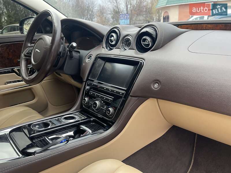 Jaguar XJ 2015