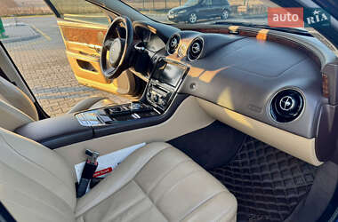 Седан Jaguar XJ 2014 в 