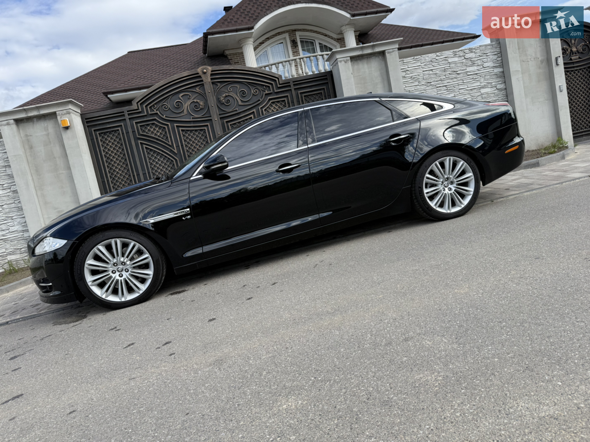 2013 Jaguar XJ - мініатюра 9