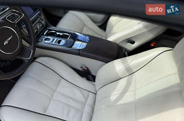 Седан Jaguar XJ 2013 в 