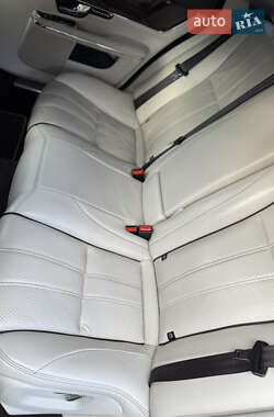Седан Jaguar XJ 2013 в 