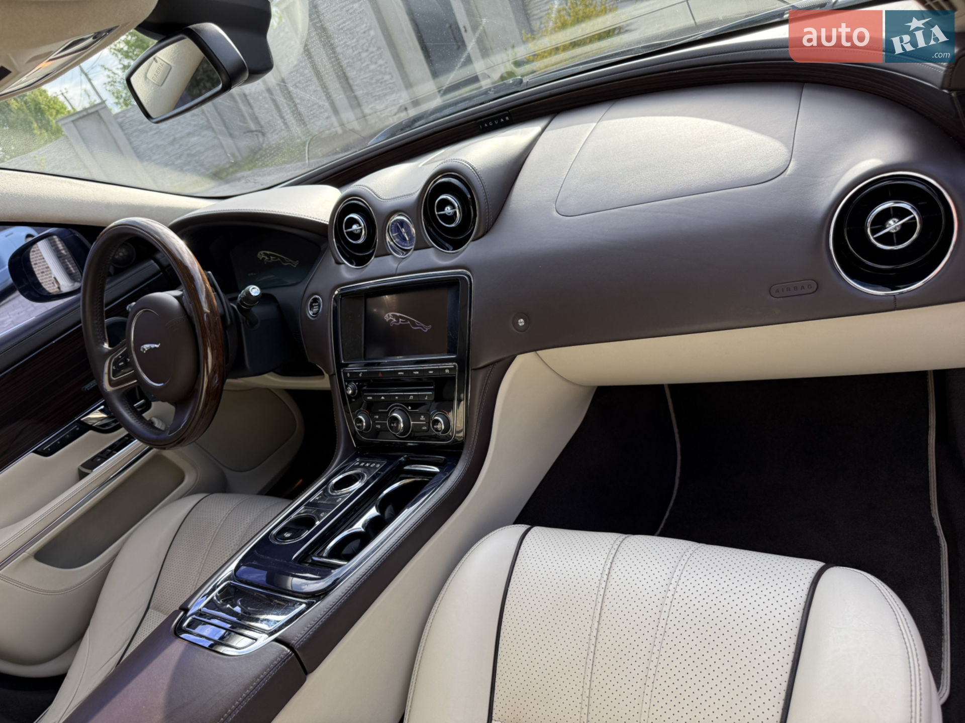 2013 Jaguar XJ - мініатюра 53