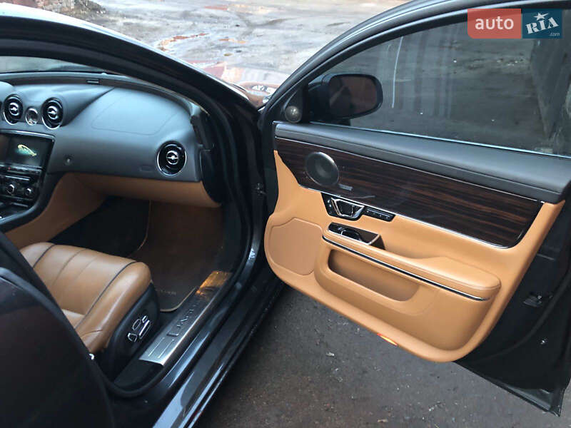 Седан Jaguar XJ 2015 в Чернігові