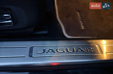 Седан Jaguar XJ 2014 в 