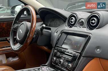 Седан Jaguar XJ 2017 в 